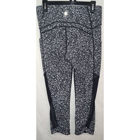 Lululemon Sole Training Crop Daisy Dust Alpine White Black / Black Size 8 - Picture 2 of 12